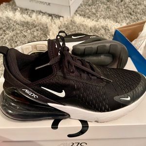 Women’s Nike AirMax 270